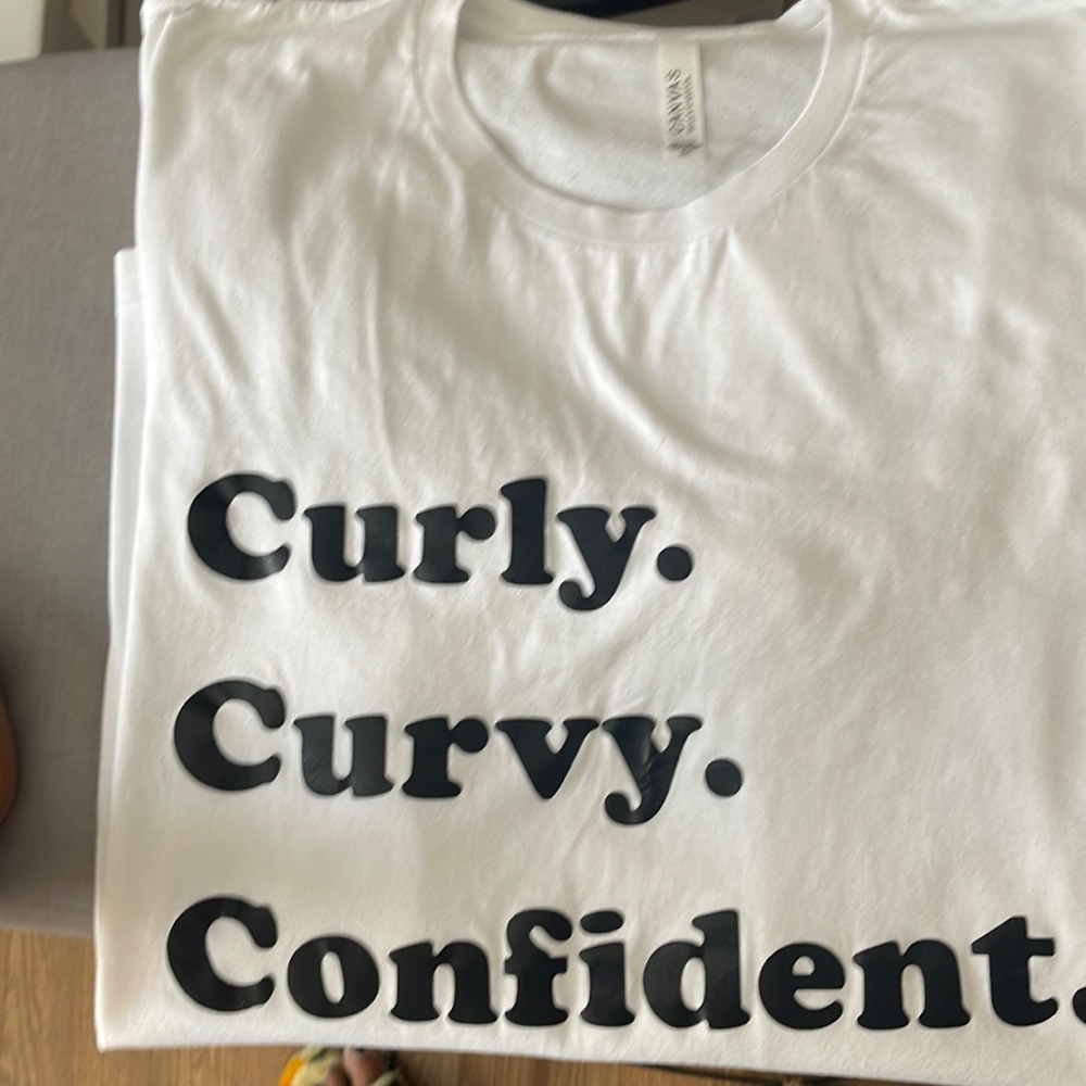 Curvy Confident T-shirt